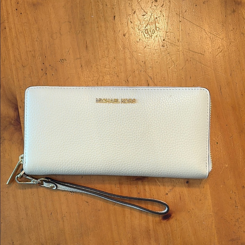 Michael Kors White Wristlet Wallet
